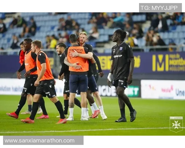 索肖与奥兰斯的较量揭示法乙联赛的激烈竞争与战术博弈